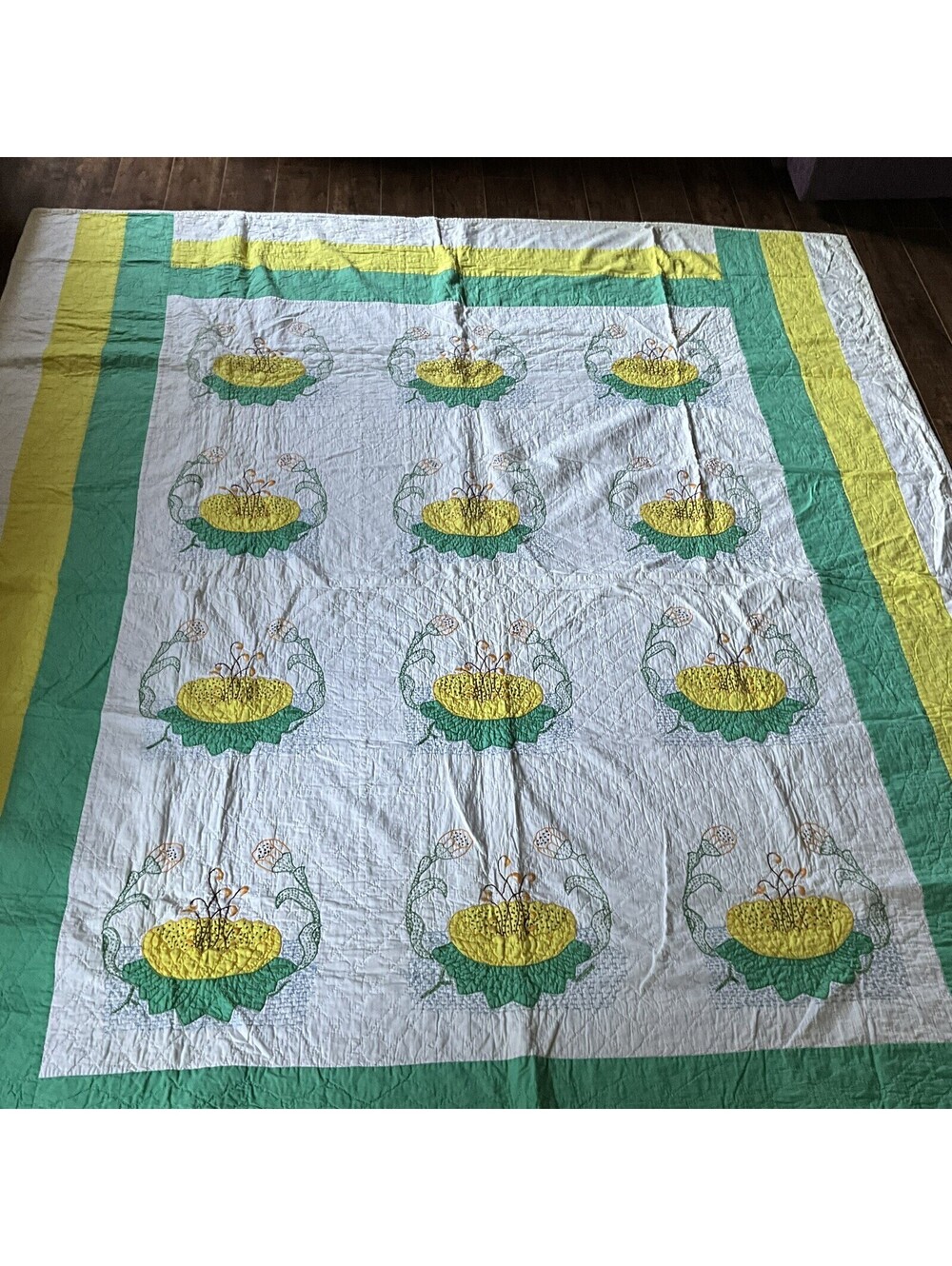 Vintage Hand Embroidered Water Lily Quilt Hand Quilted Yellow Green 75 x 89 READ